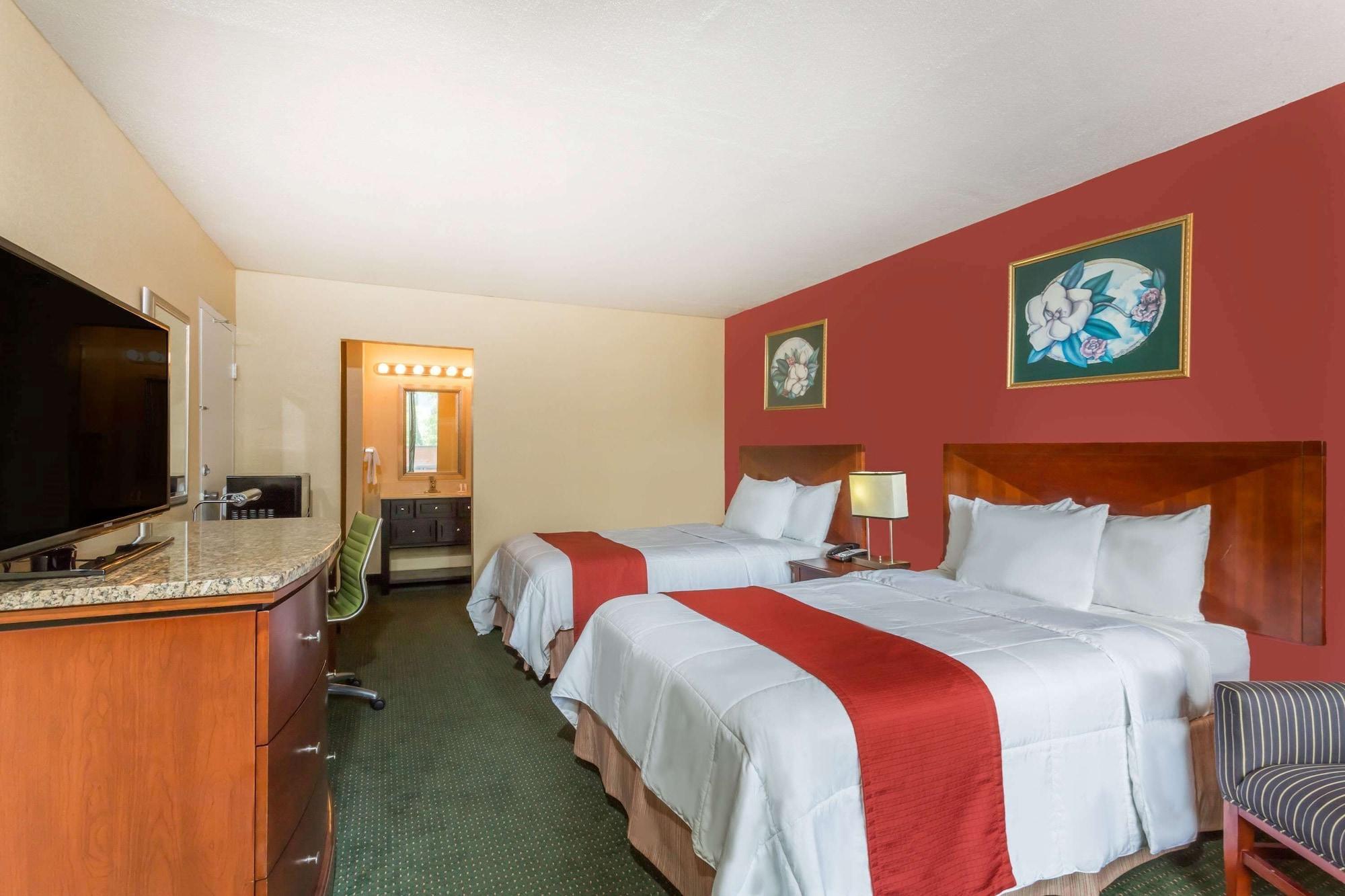 Hotel Ramada By Wyndham Roanoke Exterior foto